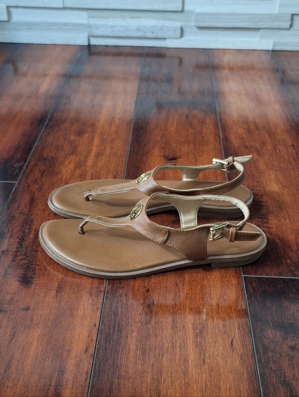Michael Kors Brown T-Strap Sandals – Size 6M - Picture 2 of 7